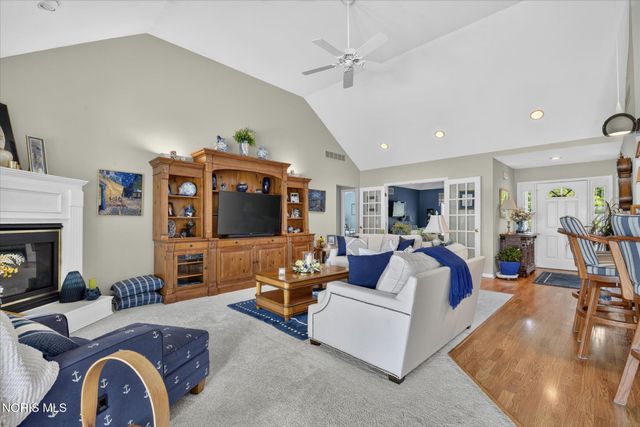 7913 N Shoreline Drive, Holland, OH 43528