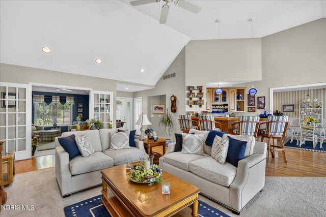 7913 N Shoreline Drive, Holland, OH 43528
