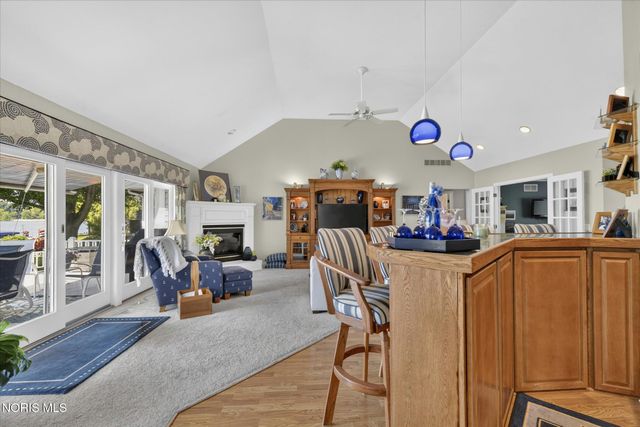 7913 N Shoreline Drive, Holland, OH 43528