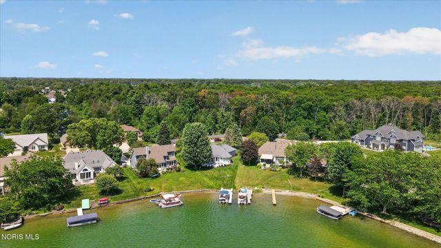 7913 N Shoreline Drive, Holland, OH 43528