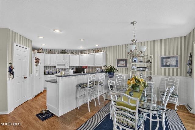 7913 N Shoreline Drive, Holland, OH 43528