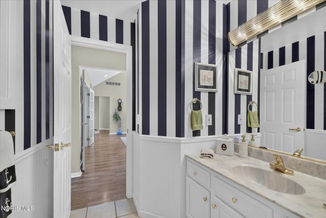 7913 N Shoreline Drive, Holland, OH 43528