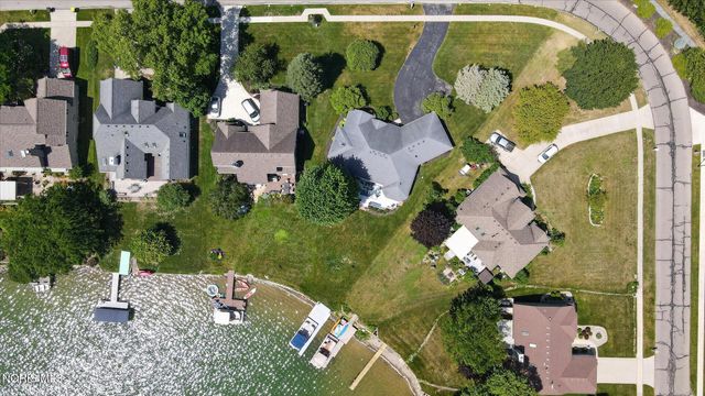 7913 N Shoreline Drive, Holland, OH 43528