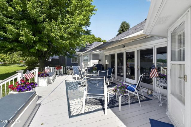 7913 N Shoreline Drive, Holland, OH 43528