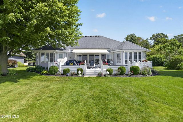 7913 N Shoreline Drive, Holland, OH 43528