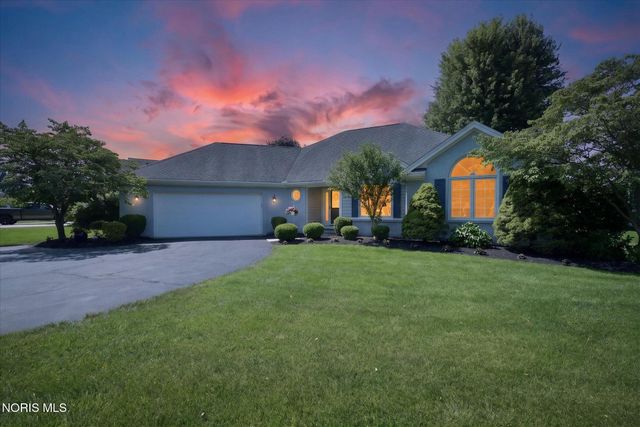 7913 N Shoreline Drive, Holland, OH 43528