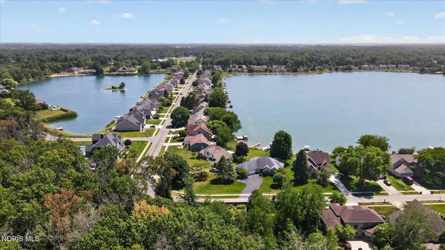 7913 N Shoreline Drive, Holland, OH 43528