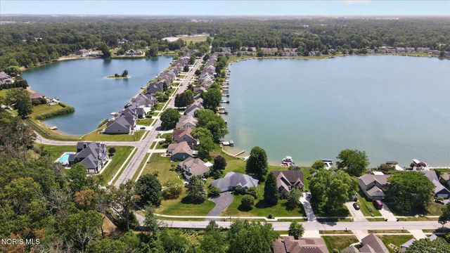 7913 N Shoreline Drive, Holland, OH 43528