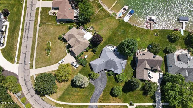 7913 N Shoreline Drive, Holland, OH 43528