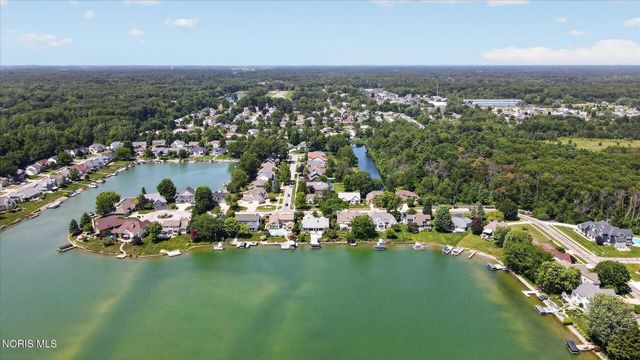 7913 N Shoreline Drive, Holland, OH 43528