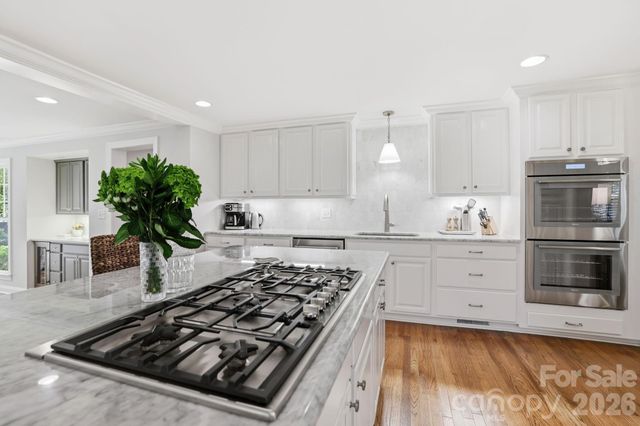 2927 Somerset Drive, Charlotte, NC 28209