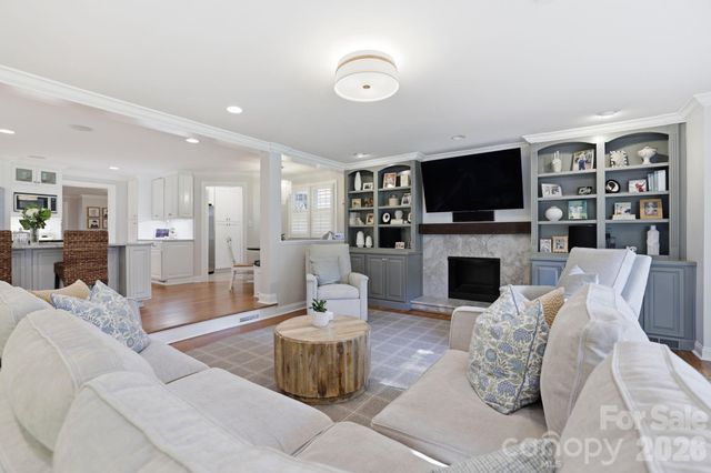 2927 Somerset Drive, Charlotte, NC 28209