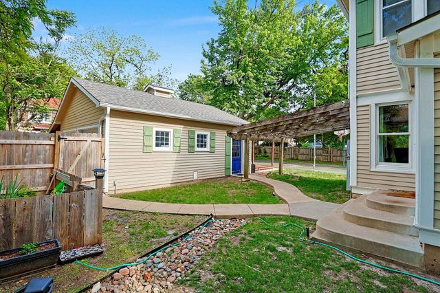 256 N Roosevelt Ave, Wichita, KS 67208