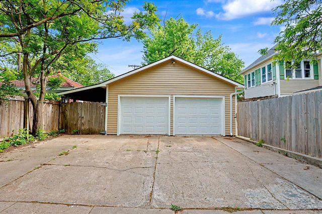 256 N Roosevelt Ave, Wichita, KS 67208