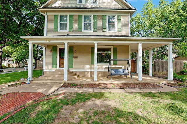 256 N Roosevelt Ave, Wichita, KS 67208