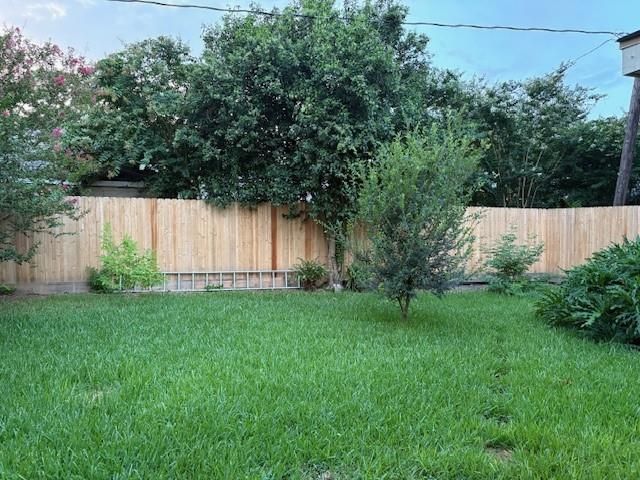 2210 Pomeran Drive, Houston, TX 77080