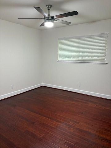 2210 Pomeran Drive, Houston, TX 77080