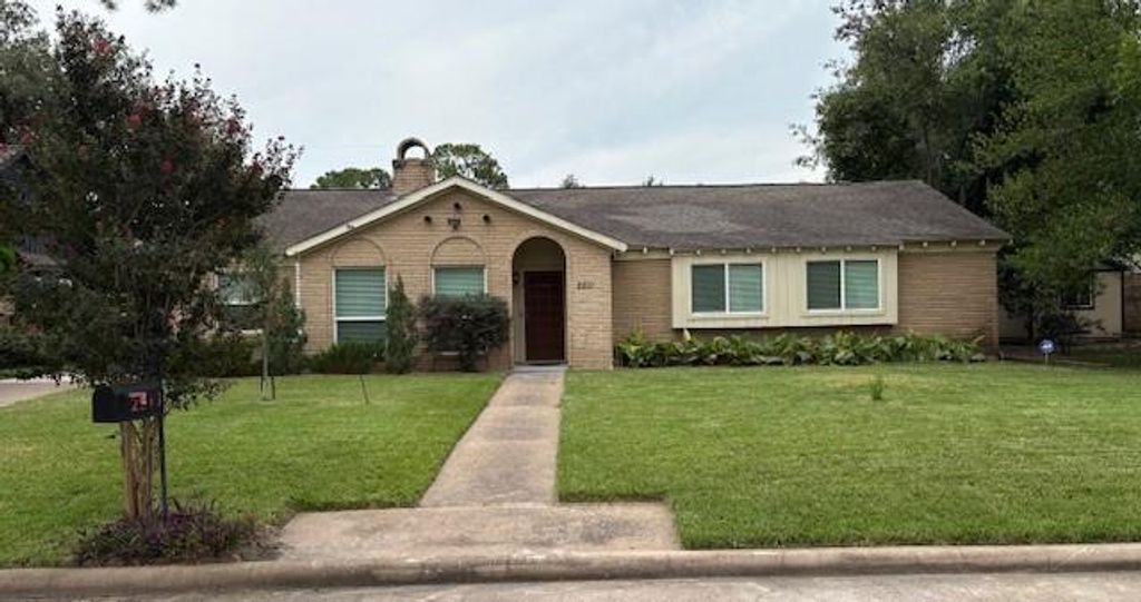 2210 Pomeran Drive, Houston, TX 77080