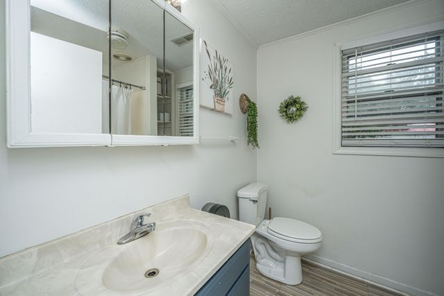 2136 Easy Street, North Charleston, SC 29406