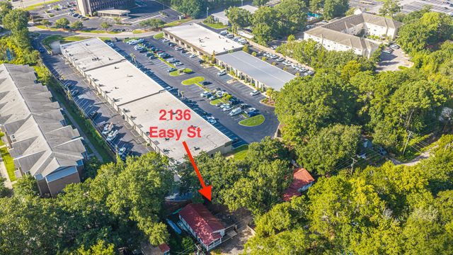 2136 Easy Street, North Charleston, SC 29406