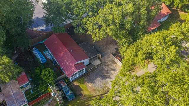 2136 Easy Street, North Charleston, SC 29406