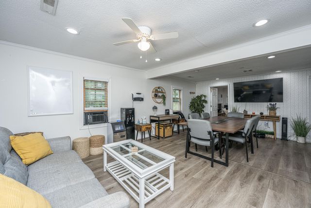 2136 Easy Street, North Charleston, SC 29406
