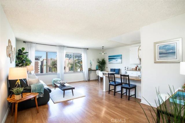 250 Linden Avenue 25, Long Beach, CA 90802