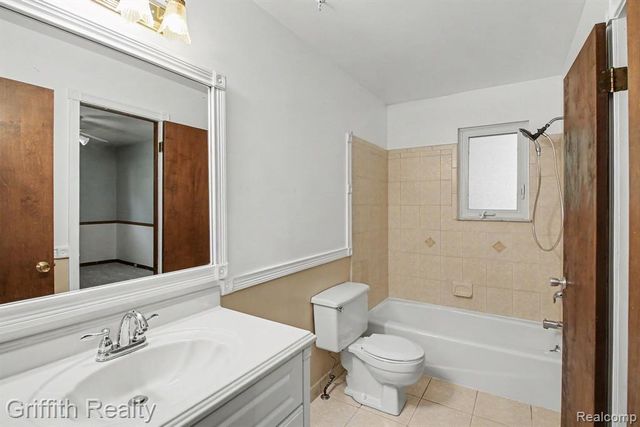 5096 Walker Drive, Brighton, MI 48114