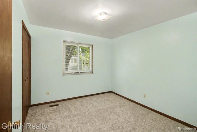 5096 Walker Drive, Brighton, MI 48114