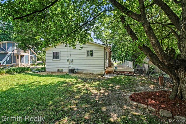 5096 Walker Drive, Brighton, MI 48114