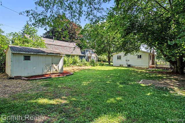 5096 Walker Drive, Brighton, MI 48114