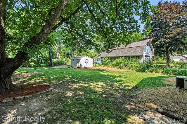 5096 Walker Drive, Brighton, MI 48114