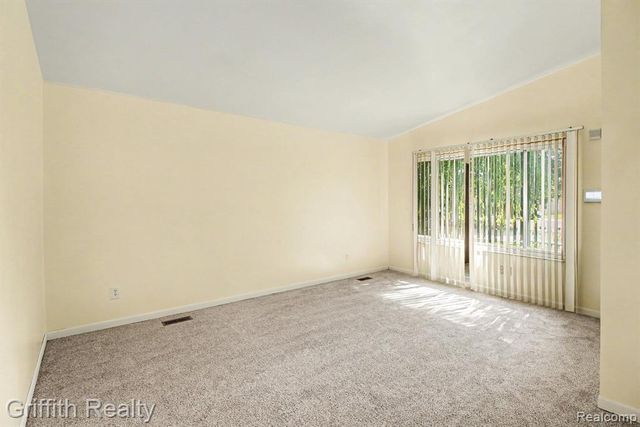 5096 Walker Drive, Brighton, MI 48114