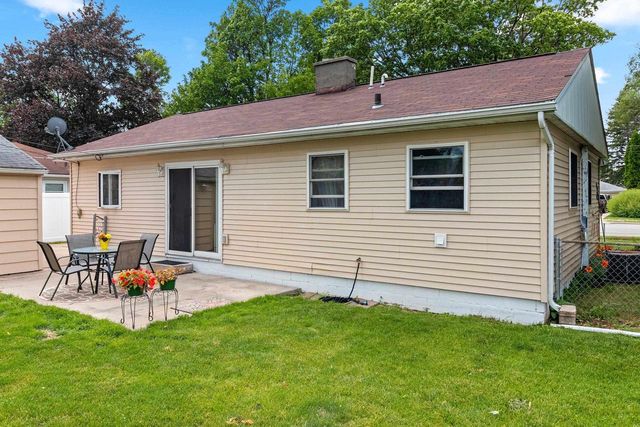 1429 S ONEIDA STREET, Green Bay, WI 54304