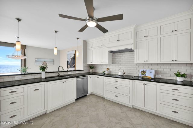 1596 LANCASTER Terrace 3B, Jacksonville, FL 32204