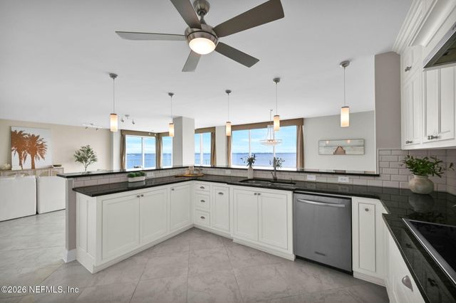 1596 LANCASTER Terrace 3B, Jacksonville, FL 32204