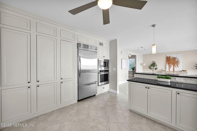 1596 LANCASTER Terrace 3B, Jacksonville, FL 32204