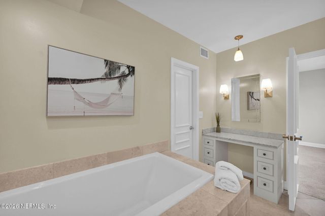 1596 LANCASTER Terrace 3B, Jacksonville, FL 32204