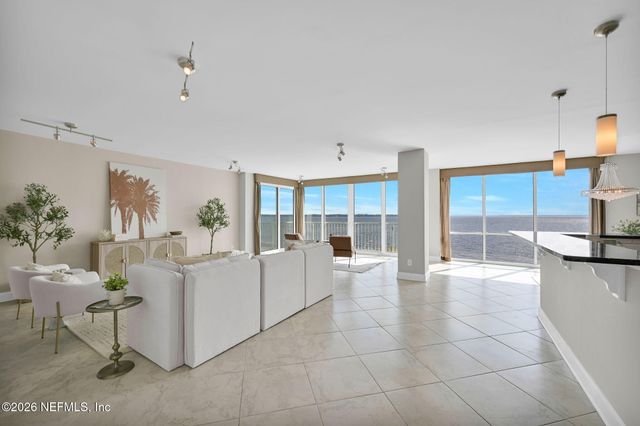 1596 LANCASTER Terrace 3B, Jacksonville, FL 32204