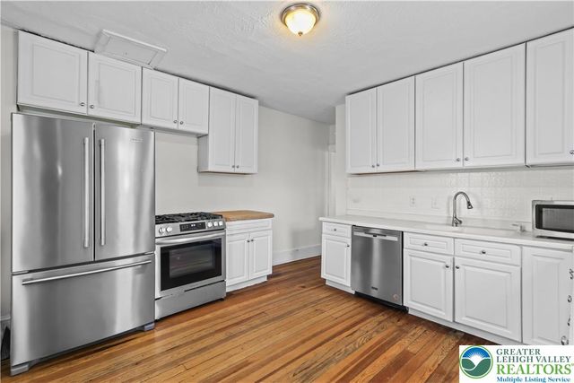 726 Pembroke Road, Bethlehem City, PA 18018