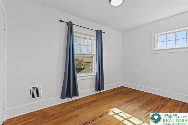 726 Pembroke Road, Bethlehem City, PA 18018