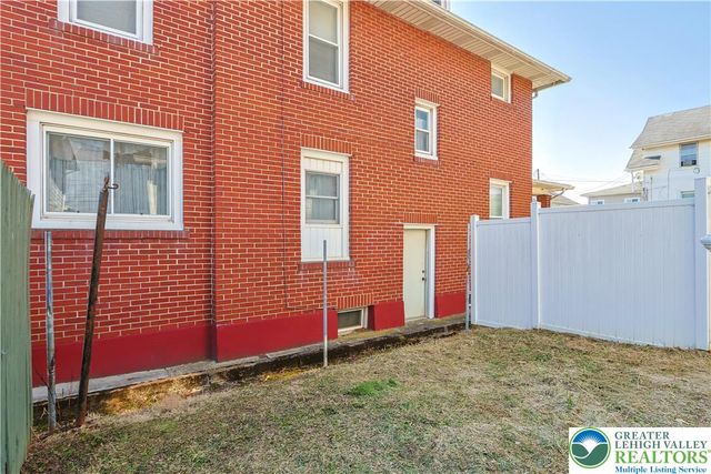 726 Pembroke Road, Bethlehem City, PA 18018