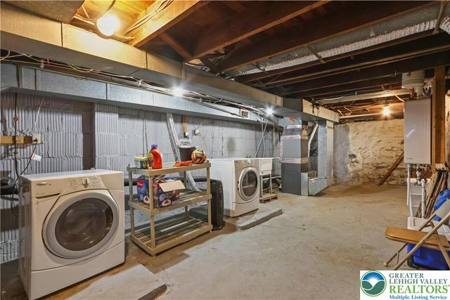 726 Pembroke Road, Bethlehem City, PA 18018