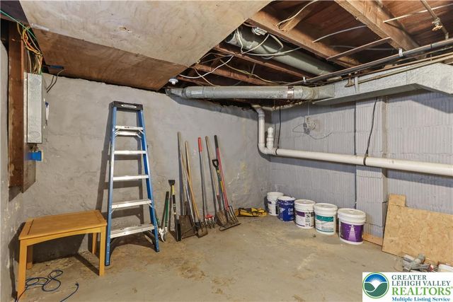 726 Pembroke Road, Bethlehem City, PA 18018