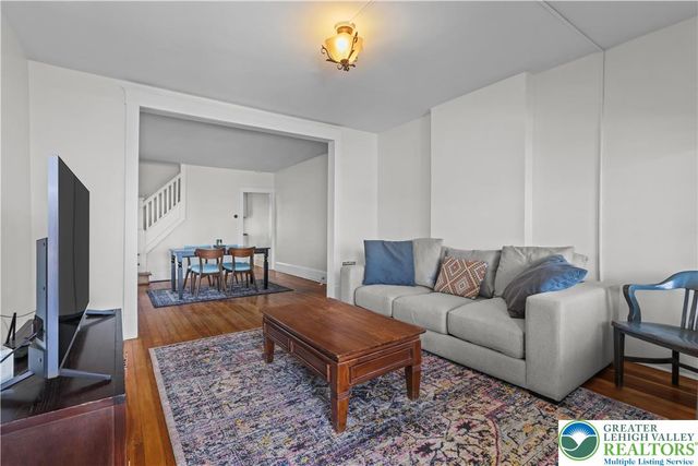 726 Pembroke Road, Bethlehem City, PA 18018