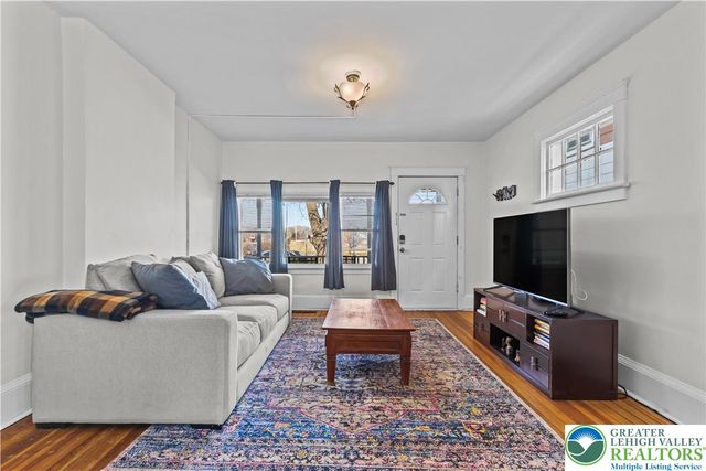 726 Pembroke Road, Bethlehem City, PA 18018