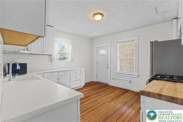 726 Pembroke Road, Bethlehem City, PA 18018