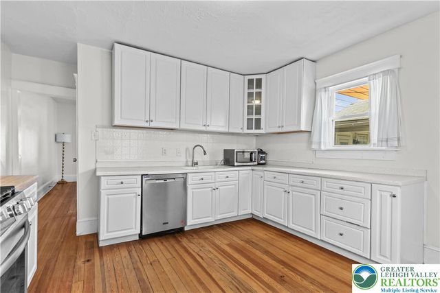 726 Pembroke Road, Bethlehem City, PA 18018