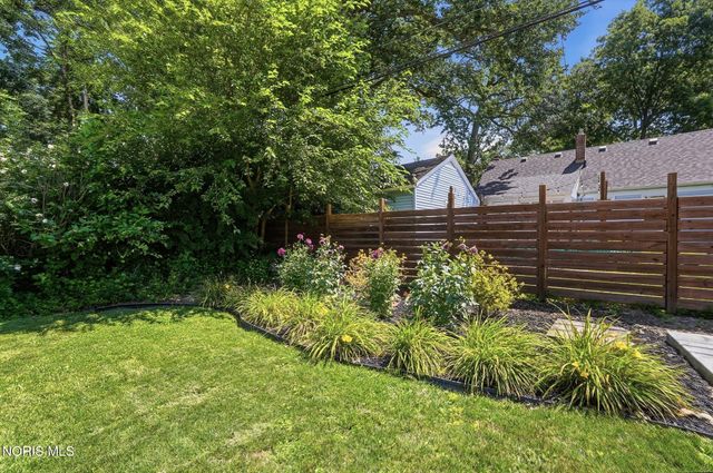 4221 Rugby Drive, Toledo, OH 43614