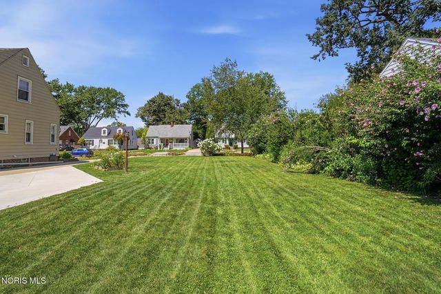4221 Rugby Drive, Toledo, OH 43614